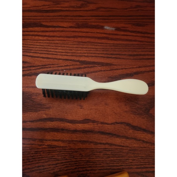 Vintage White Nylon Hairbrush Plastic Firm Bristles Good Used Condition - Picture 4 of 5